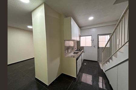 Casa para alugar com 200m², 2 quartos e 2 vagasCozinha