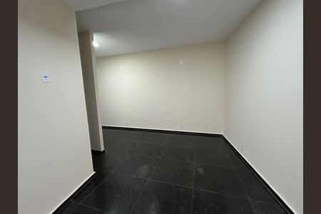 Casa para alugar com 200m², 2 quartos e 2 vagasSala