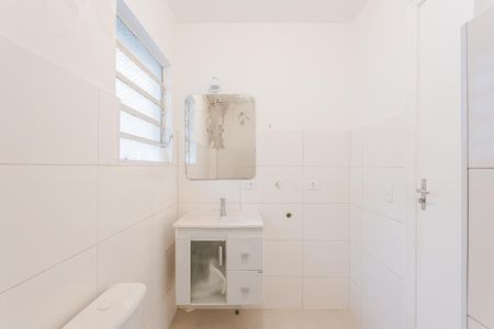 Banheiro de apartamento para alugar com 1 quarto, 27m² em Pinheiros, São Paulo