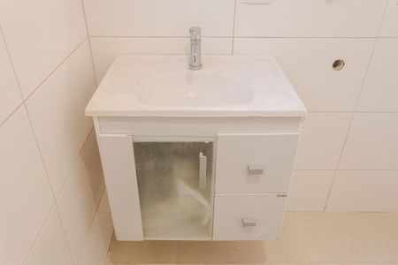 Banheiro de apartamento para alugar com 1 quarto, 27m² em Pinheiros, São Paulo
