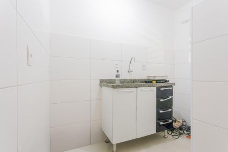 Cozinha de apartamento para alugar com 1 quarto, 27m² em Pinheiros, São Paulo