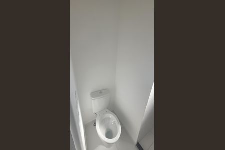 Banheiro de apartamento para alugar com 1 quarto, 19m² em Jardim Imperador (zona Leste), São Paulo