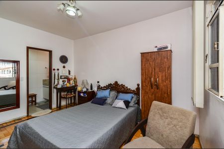 Apartamento à venda com 150m², 4 quartos e 2 vagas Apartamento à venda com 150m², 4 quartos e 2 vagasSuíte