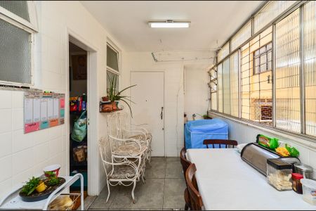 Apartamento à venda com 150m², 4 quartos e 2 vagas Apartamento à venda com 150m², 4 quartos e 2 vagasÁrea de Serviço