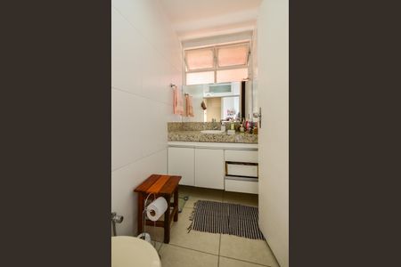 Apartamento à venda com 150m², 4 quartos e 2 vagas Apartamento à venda com 150m², 4 quartos e 2 vagasBanheiro Suíte