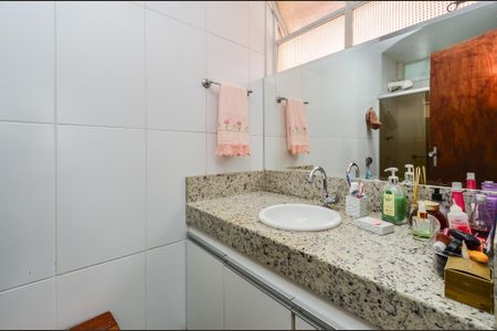 Apartamento à venda com 150m², 4 quartos e 2 vagas Apartamento à venda com 150m², 4 quartos e 2 vagasBanheiro Suíte