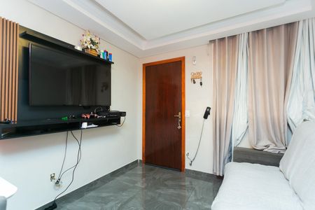 Sala de apartamento para alugar com 2 quartos, 52m² em Jardim Laura, Ferraz de Vasconcelos