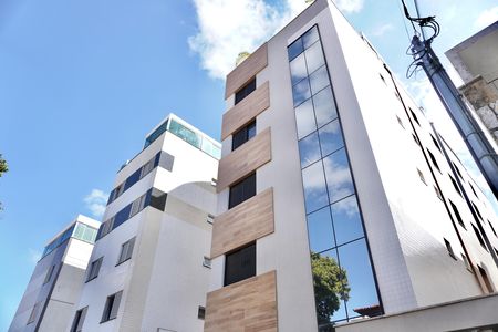Apartamento à venda com 180m², 3 quartos e 2 vagas Apartamento à venda com 180m², 3 quartos e 2 vagasFachada do Prédio