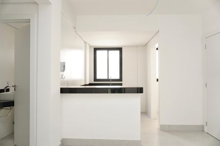 Apartamento à venda com 180m², 3 quartos e 2 vagas Apartamento à venda com 180m², 3 quartos e 2 vagasCozinha e Área de Serviço