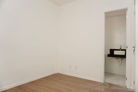 Apartamento à venda com 180m², 3 quartos e 2 vagas Apartamento à venda com 180m², 3 quartos e 2 vagasSuíte