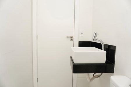 Apartamento à venda com 180m², 3 quartos e 2 vagas Apartamento à venda com 180m², 3 quartos e 2 vagasBanheiro Social