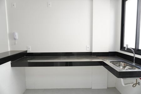 Apartamento à venda com 180m², 3 quartos e 2 vagas Apartamento à venda com 180m², 3 quartos e 2 vagasCozinha e Área de Serviço