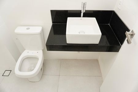 Apartamento à venda com 180m², 3 quartos e 2 vagas Apartamento à venda com 180m², 3 quartos e 2 vagasBanheiro da Suíte