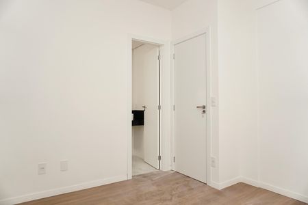 Apartamento à venda com 180m², 3 quartos e 2 vagas Apartamento à venda com 180m², 3 quartos e 2 vagasSuíte
