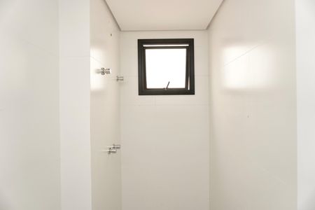 Apartamento à venda com 180m², 3 quartos e 2 vagas Apartamento à venda com 180m², 3 quartos e 2 vagasBanheiro Social