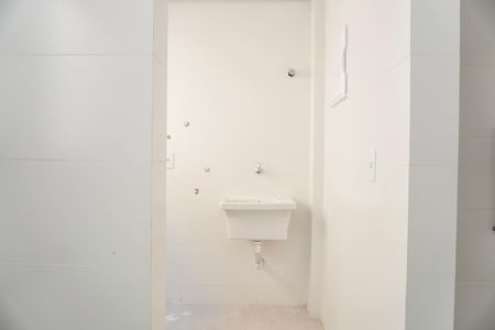 Apartamento à venda com 180m², 3 quartos e 2 vagas Apartamento à venda com 180m², 3 quartos e 2 vagasCozinha e Área de Serviço