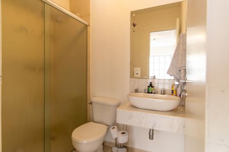 Casa de condomínio para alugar com 220m², 3 quartos e 3 vagas Casa de condomínio para alugar com 220m², 3 quartos e 3 vagasBanheiro social