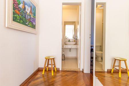 Casa de condomínio para alugar com 220m², 3 quartos e 3 vagas Casa de condomínio para alugar com 220m², 3 quartos e 3 vagasCorredor andar superior