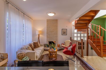 Casa de condomínio para alugar com 220m², 3 quartos e 3 vagas Casa de condomínio para alugar com 220m², 3 quartos e 3 vagasSala 1