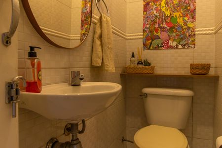 Casa de condomínio para alugar com 220m², 3 quartos e 3 vagas Casa de condomínio para alugar com 220m², 3 quartos e 3 vagasLavabo andar inferior