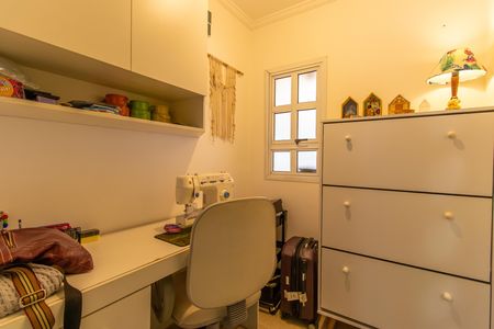 Casa de condomínio para alugar com 220m², 3 quartos e 3 vagas Casa de condomínio para alugar com 220m², 3 quartos e 3 vagasEscritório