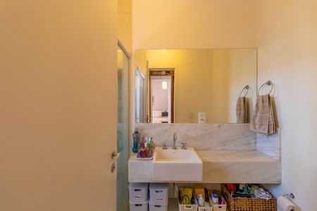 Casa de condomínio para alugar com 220m², 3 quartos e 3 vagas Casa de condomínio para alugar com 220m², 3 quartos e 3 vagasBanheiro do Quarto 3 - Suíte