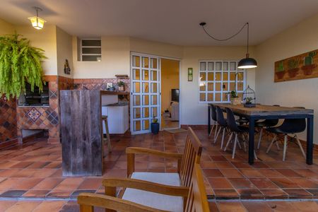 Casa de condomínio para alugar com 220m², 3 quartos e 3 vagas Casa de condomínio para alugar com 220m², 3 quartos e 3 vagasQuintal dos fundos/Area da churrasqueira