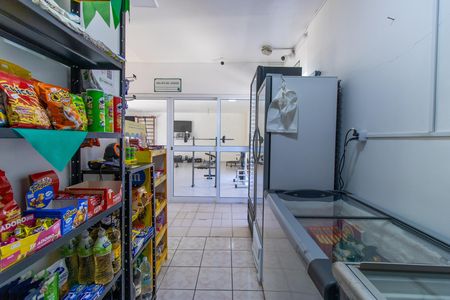 Casa de condomínio para alugar com 220m², 3 quartos e 3 vagas Casa de condomínio para alugar com 220m², 3 quartos e 3 vagasÁrea comum - Mini Mercado