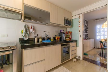 Casa de condomínio para alugar com 220m², 3 quartos e 3 vagas Casa de condomínio para alugar com 220m², 3 quartos e 3 vagasCozinha