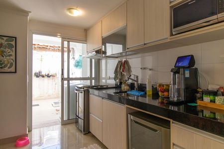 Cozinha de casa de condomínio para alugar com 3 quartos, 220m² em Granja Viana, Cotia