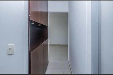 Apartamento à venda com 65m², 3 quartos e 1 vaga Apartamento à venda com 65m², 3 quartos e 1 vagacorredor para os cômodos com armário_2