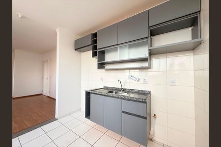 Cozinha de apartamento para alugar com 2 quartos, 47m² em Estoril, Belo Horizonte