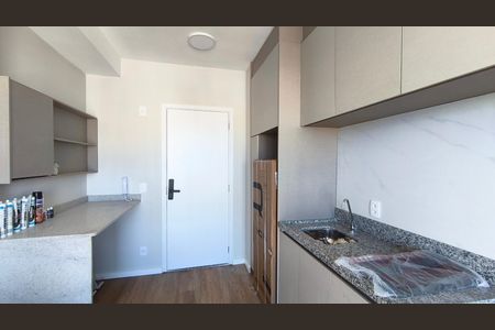 Cozinha de kitnet/studio para alugar com 1 quarto, 28m² em Liberdade, São Paulo