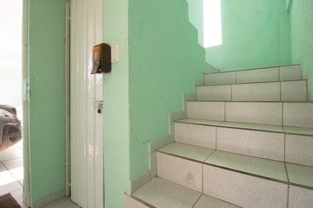Apartamento para alugar com 54m², 2 quartos e 1 vaga Apartamento para alugar com 54m², 2 quartos e 1 vagaEscada