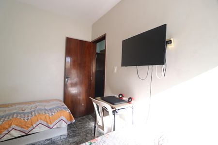 Quarto 2 de apartamento para alugar com 3 quartos, 75m² em Saraiva, Uberlândia