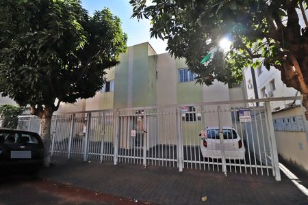 Plaquinha de apartamento para alugar com 3 quartos, 75m² em Saraiva, Uberlândia