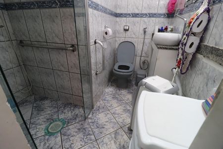 Banheiro Social de apartamento para alugar com 3 quartos, 75m² em Saraiva, Uberlândia