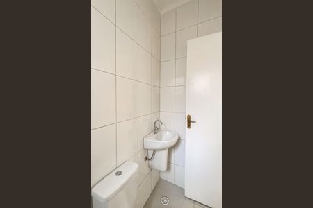 Banheiro  de casa para alugar com 1 quarto, 40m² em Parque Boturussu, São Paulo