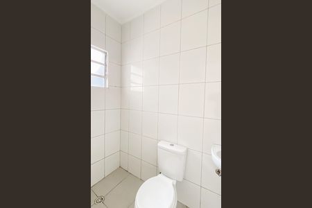 Banheiro  de casa para alugar com 1 quarto, 40m² em Parque Boturussu, São Paulo