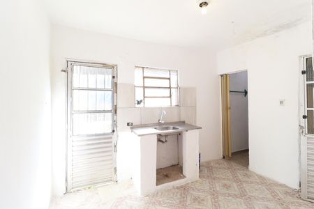 Sala / Cozinha de casa para alugar com 1 quarto, 30m² em Jardim Filhos da Terra, São Paulo