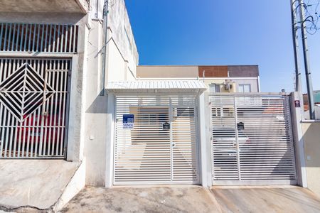 Fachada de casa à venda com 2 quartos, 64m² em Jardim D’abril, Osasco