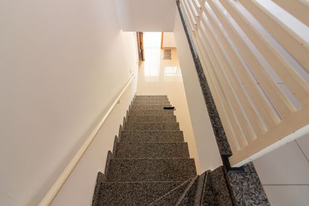 Escada de casa à venda com 2 quartos, 64m² em Jardim D’abril, Osasco