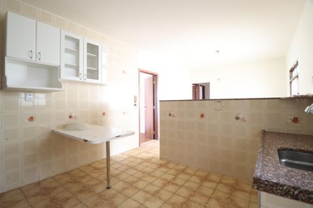 Cozinha de apartamento para alugar com 3 quartos, 114m² em Martins, Uberlândia