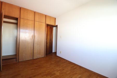 Quarto 2 de apartamento para alugar com 3 quartos, 114m² em Martins, Uberlândia