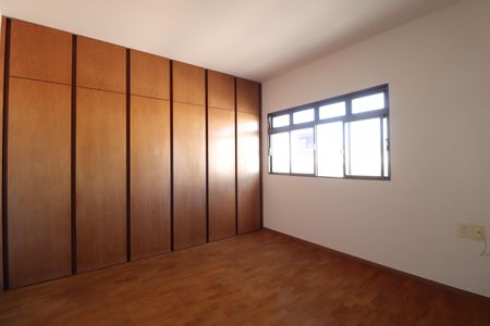 Suíte de apartamento para alugar com 3 quartos, 114m² em Martins, Uberlândia