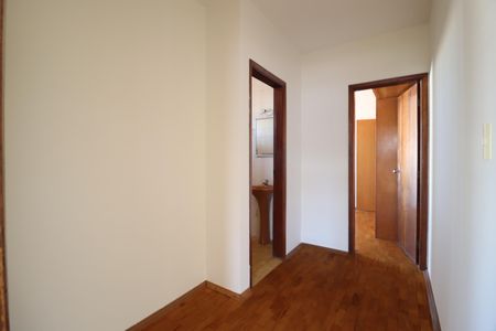 Corredor de apartamento para alugar com 3 quartos, 114m² em Martins, Uberlândia