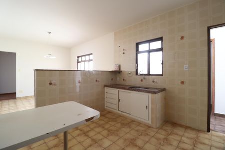 Cozinha de apartamento para alugar com 3 quartos, 114m² em Martins, Uberlândia