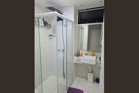 Banheiro de apartamento para alugar com 2 quartos, 53m² em Parque Ipe, São Paulo