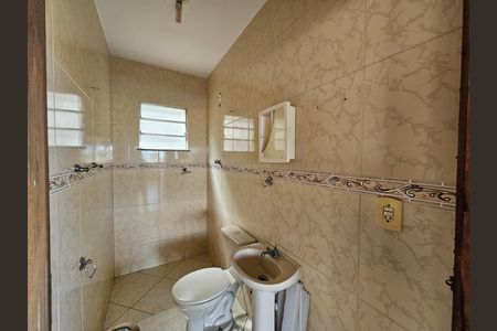 Casa para alugar com 100m², 3 quartos e 2 vagas Casa para alugar com 100m², 3 quartos e 2 vagasBanheiro 2