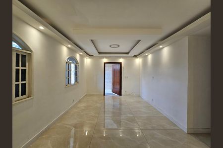 Casa para alugar com 100m², 3 quartos e 2 vagas Casa para alugar com 100m², 3 quartos e 2 vagasSala